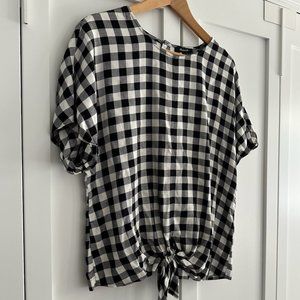 Madewell Black and White Checkered Short Sleeve Top with Tie Front size Large